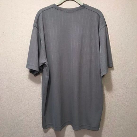 Linea UOMO Mens V-Neck Shirt. Excellent Condition.  - Picture 3 of 4